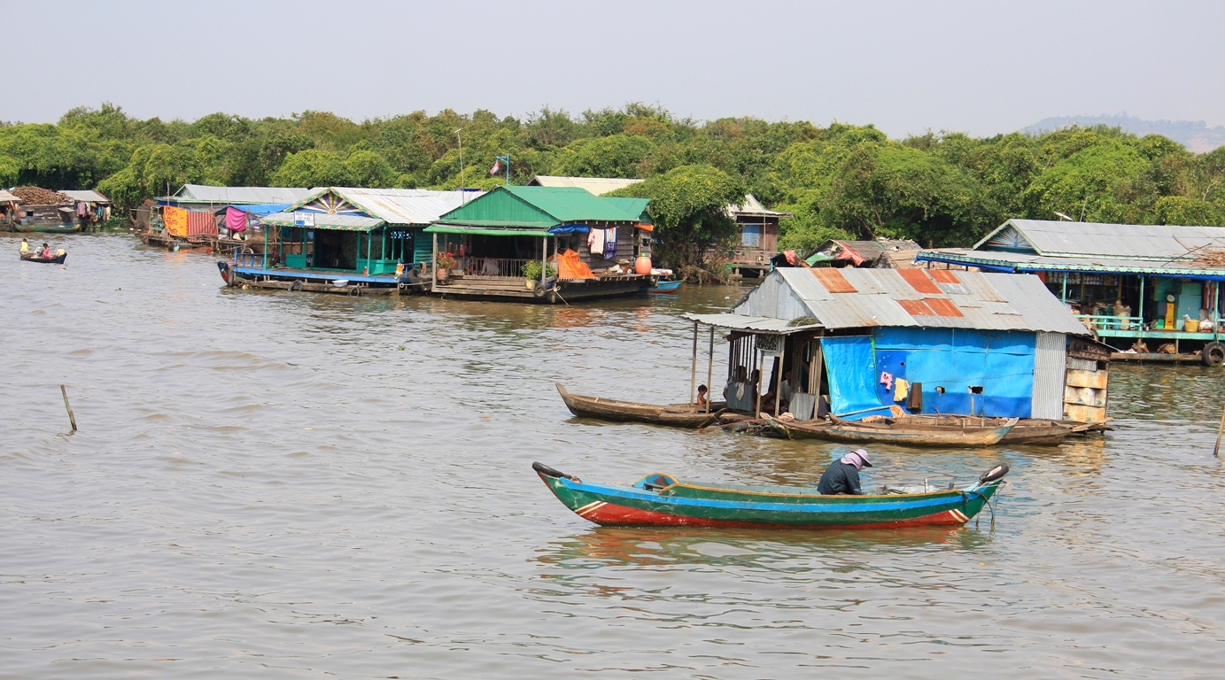 attraction-Chong Kneas Floating Village People Life.jpg